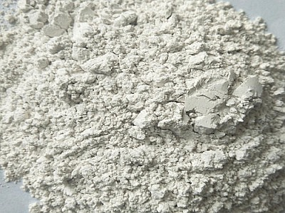 虾池氨氮含量太高抛撒沸石粉可以有效的降低氨氮！